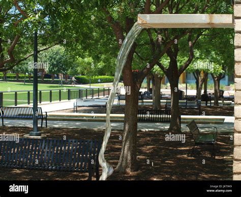 Addison Circle Round About And Park Stock Photo Alamy