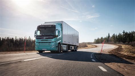 When you choose volvo trucks, you choose safety. Leistungsstarke elektrische Konzept Lkw | Volvo Trucks