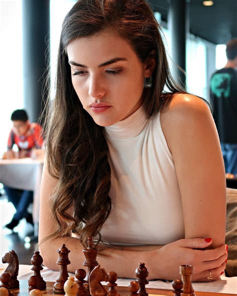 Poza 5 Foto Superba Alexandra Botez E Revelația șahului American După Succesul Seriei