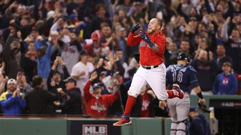 Watch Christian Vazquez Hits Walk Off Home Run For Red Sox In Game 3