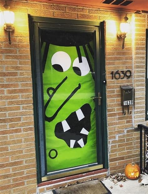 20 Diy Halloween Door Decoration Decoomo