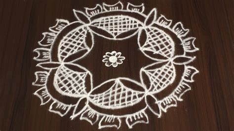 Have new and best kolam rangoli designs gathering for onam festivals.rangoli, otherwise called kolam or muggu in india.rangoli is society craftsmanship from india in that rangoli designs or examples are made on home or rooms utilizing materials, for example, shaded rice,dry flour,flower. RICE FLOUR KOLAM DESIGNS WITH 5 TO 3 DOTS | TRADITIONAL ...