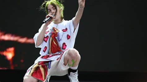 Billie Eilish Reveals For The First Time Her Body In La Yaay Music