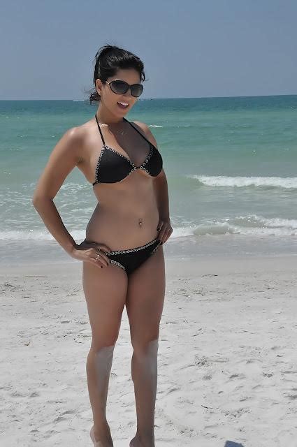 Kutki Sunny Leone Bikini Photo In Beach