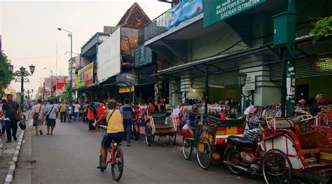 Malioboro Street A Centro Di Yogyakarta Tour E Visite Guidate Expediait