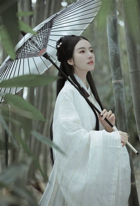 Many Supporters Believe That Wearing Hanfu Brings Them A Strong Sense Of National Identit