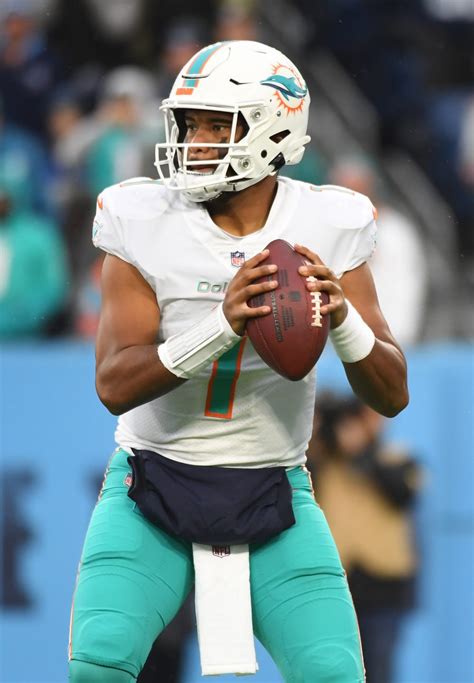 Qb Tua Tagovailoa Expects To Remain With Dolphins Long Term