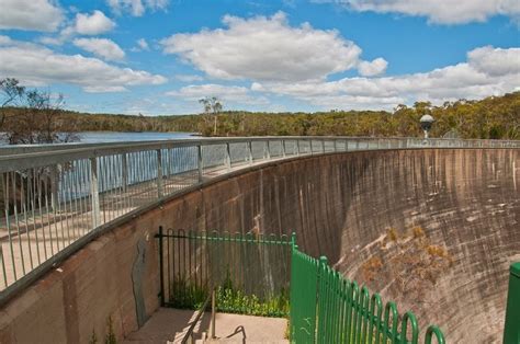 Franklin delano roosevelt and other vips had access to an underground railway that led to the waldorf astoria hotel), but the whispering gallery is its most romantic. The Whispering Wall of Barossa Reservoir | Amusing Planet
