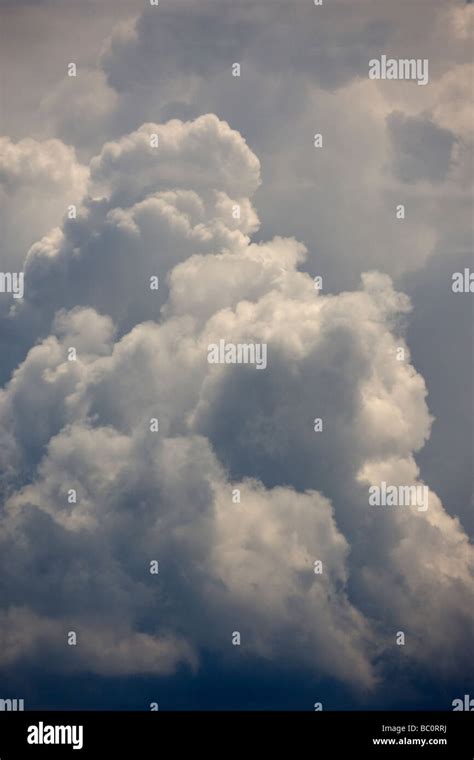 Cumulonimbus Cloud Hi Res Stock Photography And Images Alamy