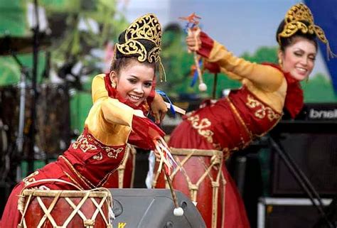 Tari Rampak Gendang Seni Budaya Suku Sunda