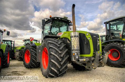 Claas Xerion 5000 Tractors Heavy Equipment Farm Machinery