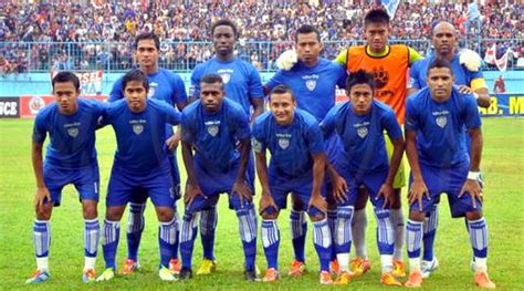 Pemain komplit arema optimistis gilas sriwijaya bola tempo co. Foto Pemain Arema Indonesia | KADEK™