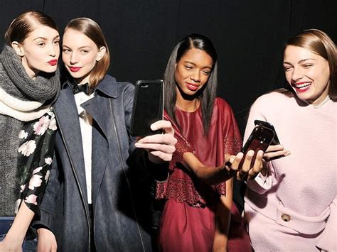 How To Be More Photogenic Selfie Queens Share Their Secrets