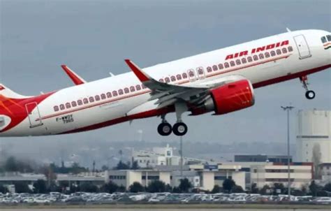 AI Receives More Than 73 750 Applications For Cabin Crew Pilots In Two