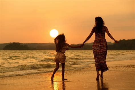 Mom And Daughter Wallpapers Top Free Mom And Daughter Backgrounds