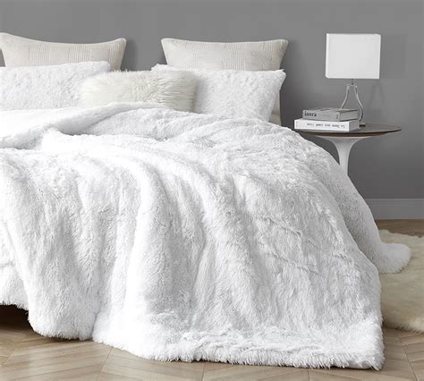 Oversized King Comforter With Comfiest Thick Plush