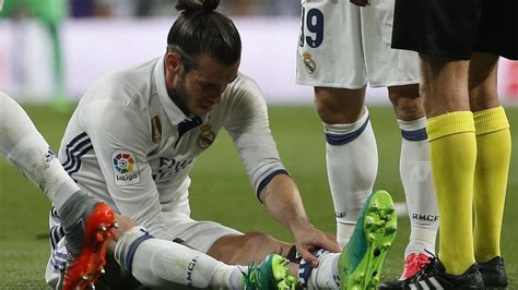 Real Madrid Barcelona Bale sólo duró 35 minutos volvió a lesionarse