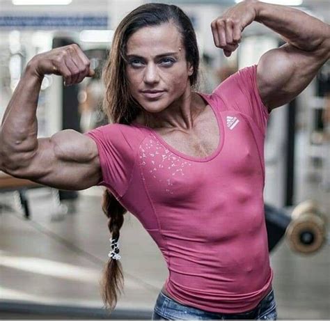 Pin By Dwayne Sims On S Muscular Women Muscle Women Muscle Girls