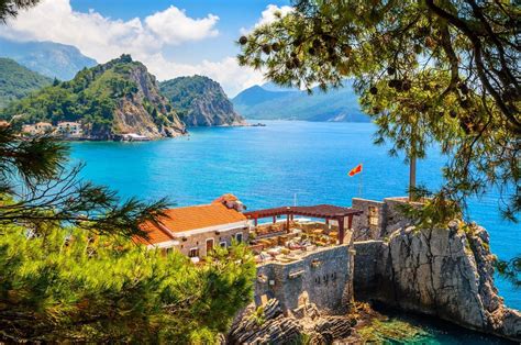 This article is about the country in europe. Sveti Stefan, Petrovac, Bar + Stari Bar: De zuidkust van ...