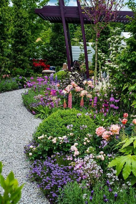 5 Easy Cottage Gardening Tips Aths Made Of Interlocking Pavers And