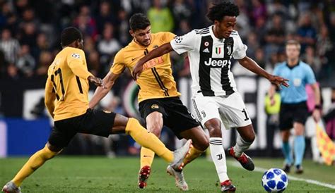 Der polizist durchsucht die autos. Young Boys Bern - Juventus Turin heute live in der ...