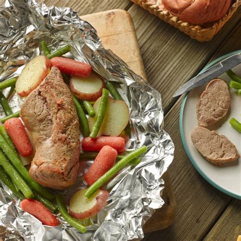 Pork tenderloin in aluminum foil / juicy pork tenderloin with peppers and onions : Pork Tenderloin Foil Packet on Grill | Reynolds Kitchens