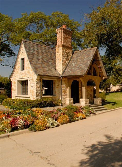 Pin By Leslie Eastep On Story Book Cottages Small Cottage Homes