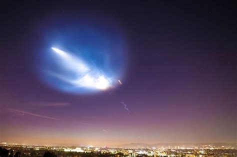 Watch me light the sky / light up the sky / watch me light the sky / light up the sky / hands held high sweat dripping off me / light it softly, got these fakers trying to. SpaceX rocket launch leaves a mysterious blue light in the ...