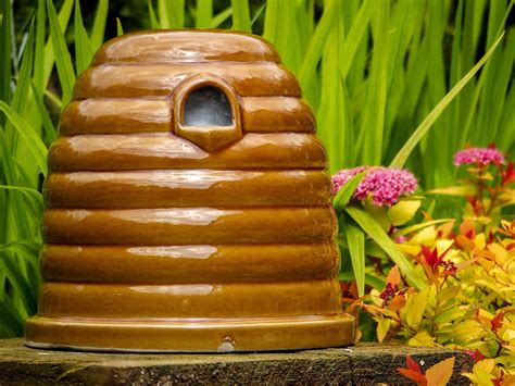 Wildlife World Ceramic Bee Skep Bees And Insects Farm And Pet Place