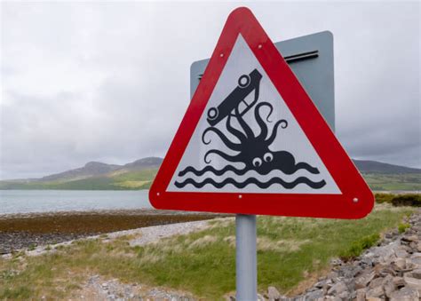 The 13 Weirdest And Funniest Road Signs Its Hard To Believe Actually Exist
