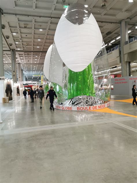 Το μιλάνο είναι η δεύτερη μεγαλύτερη πόλη της χώρας πίσω από τη ρώμη με πληθυσμό 1.360.000 παρ 'όλα αυτά, οι εκθέσεις μόδας, η νυχτερινή ζωή, η ιταλική κουζίνα και η μητροπολιτική περιοχή του. Ιταλία: Άνοιξε σήμερα τις πύλες η έκθεση "The One Milano ...