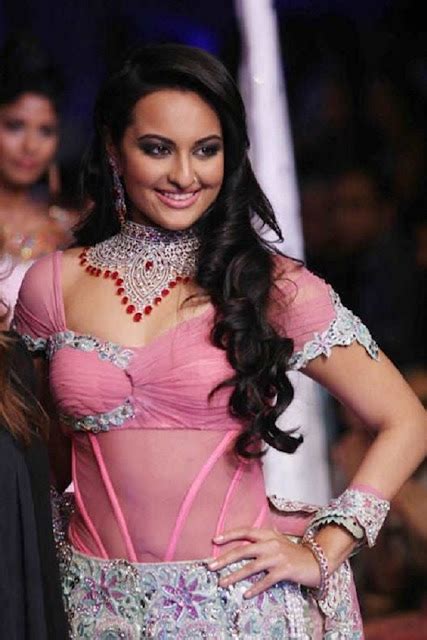 Sexy Sonakshi Sinha In Pink Saree Test Vpns