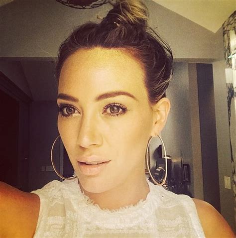 Top Knot With Gold Hoops The Duff Hilary Duff Hair Hilary Duff