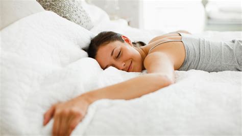 15 Ways To Make Your Bed The Comfy Cloud You Deserve To Come Home To Huffpost Life
