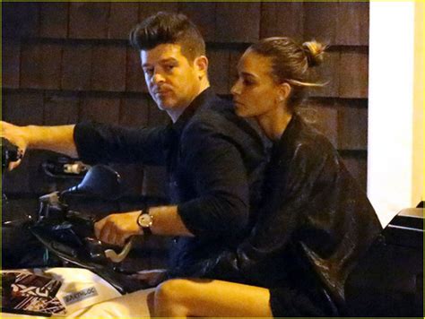Robin Thicke Girlfriend April Love Geary Take A Holiday Vacay To St