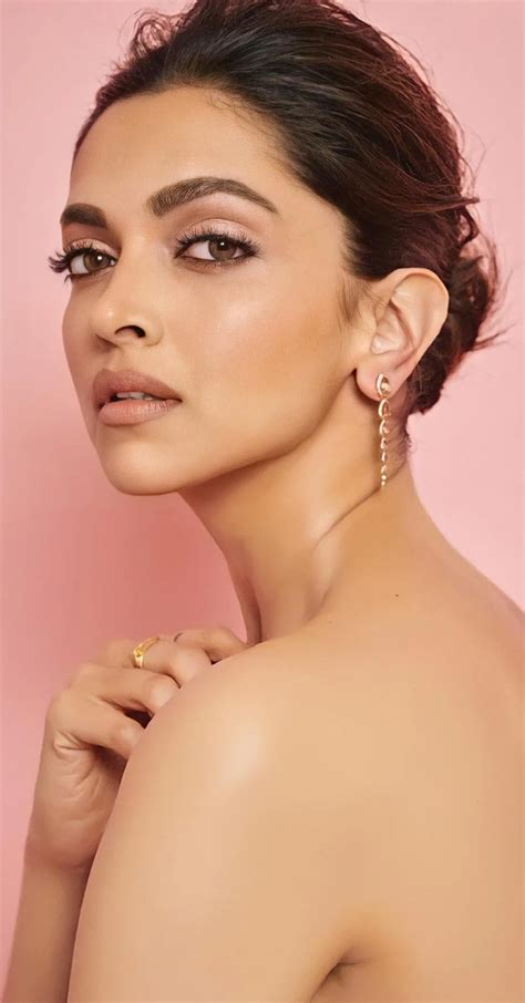 Those Seductive Looks Of Cumdevi Deepika Padukone Can Make Anybody Out Of Control ️💦💦💋💦 R