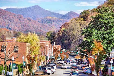 40 Of The Best North Carolina Mountain Towns Near Asheville