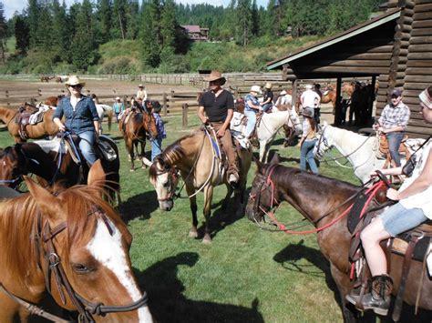 Horses 101 Ten Horsemanship Tips For A First Time Ranch Goer Red