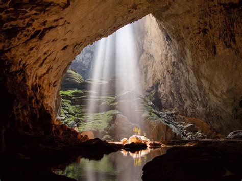 Take an incredible journey through Hang Son Doong, the world's largest ...