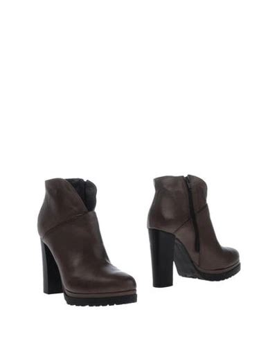 Manas Ankle Boot In Light Brown Modesens