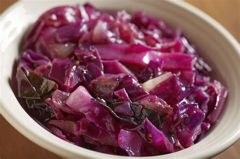 Looking for an easy braised cabbage recipe? Polish Red Cabbage (Czerwona Kapusta Zasmazana) Recipe