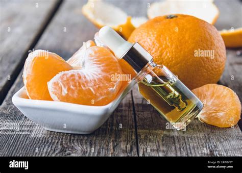 Mandarin Essential Oil Hi Res Stock Photography And Images Alamy