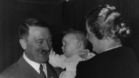Eva Braun y Adolf Hitler: la cara oculta de un amor enfermizo separado