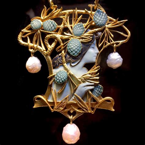 Exhibited At The 1900 Paris Exhibition Wartski Offers This René Lalique Pendant And Brooch At