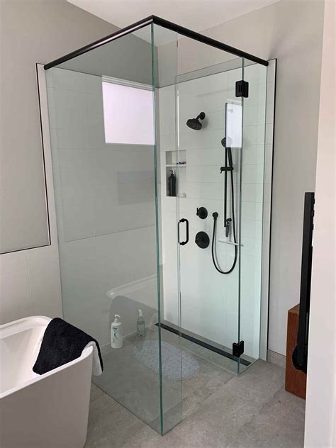 Cleaning Tips For Glass Shower Doors House Of Mirrors And Glass