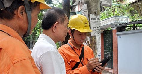 Jun 18, 2021 · dành 1.570 tỷ đồng hỗ trợ giảm giá điện, tiền điện đợt 3 trong cuộc họp báo định kỳ chiều 17/6, đại diện bộ công thương cho biết đợt giảm giá tiền điện lần 3 để tháo gỡ khó khăn cho sản xuất kinh doanh và sinh hoạt của người dân do tác động của dịch covid. Chính thức giảm tiền điện thêm 3 tháng