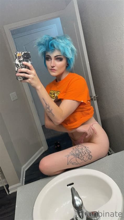 M Blackburn Nonbinate Nude OnlyFans Leaks 6 Photos TheFappening