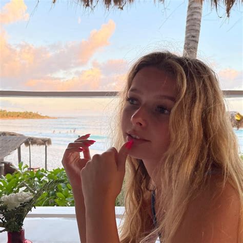 Gwyneth Paltrow Shares Sweet Snap Of Daughter Apple For Her 17th Birthday You Are Just So Cool