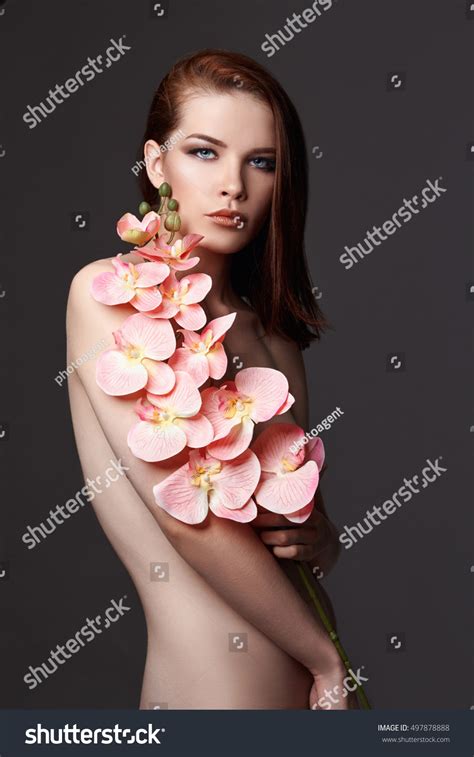 Sexy Nude Beautiful Woman Flowersfashion Art 스톡 사진 497878888 Shutterstock