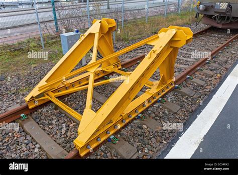 Buffer Stop Train Safety Bumper At Tracks Stock Photo Alamy